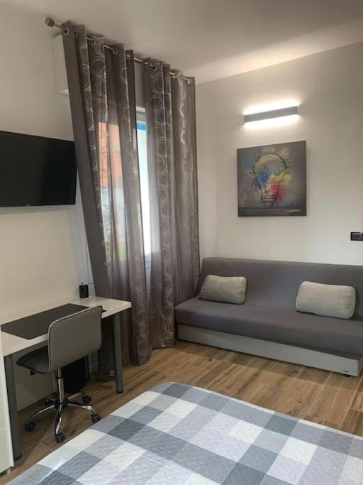 Nibu Appartamenti - Appartamento Centrale Comodo A Tutto, Anche A Villa Chiara Καζαλέκιο ντι Ρένο Εξωτερικό φωτογραφία
