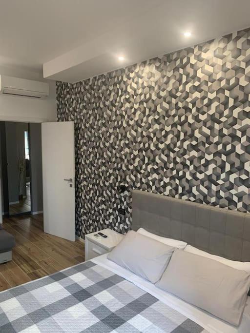 Nibu Appartamenti - Appartamento Centrale Comodo A Tutto, Anche A Villa Chiara Καζαλέκιο ντι Ρένο Εξωτερικό φωτογραφία