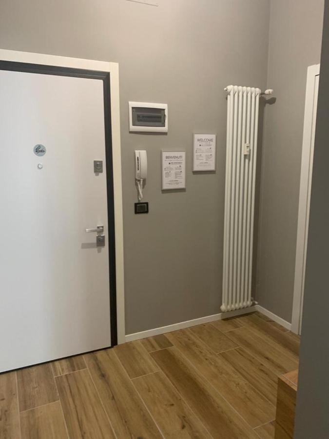 Nibu Appartamenti - Appartamento Centrale Comodo A Tutto, Anche A Villa Chiara Καζαλέκιο ντι Ρένο Εξωτερικό φωτογραφία
